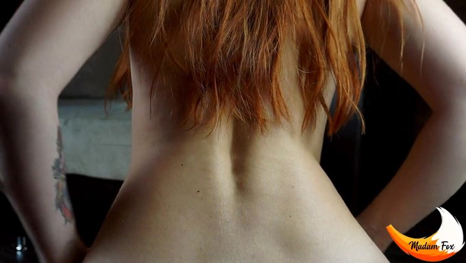 Das Tiefe Analexperiment Von Madam Fox