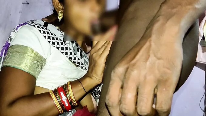 Indisches Paar Erkundet Bisexualität In Verstecktem Kameravideo