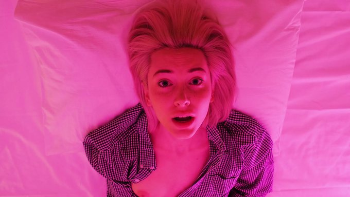 Selbstgemachtes Video Des Intensiven Orgasmus Einer Wunderschönen Blondine