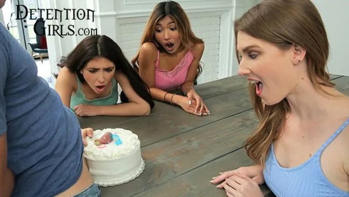 Stiefbruder Porno Mit Drei Geilen Mädels Und Einem Glückspilz