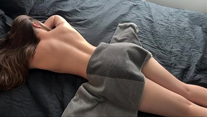 Nur Eine Massage-Session Mit Dem Atemberaubenden August?