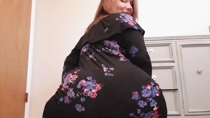 Ssbbw Babe Mit Großen Natürlichen Titten Und Großem Arsch Wird Frech