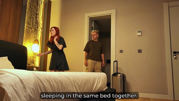 Stiefmutter Teilte Das Hotelbett Ihres Sohnes Und Mehr