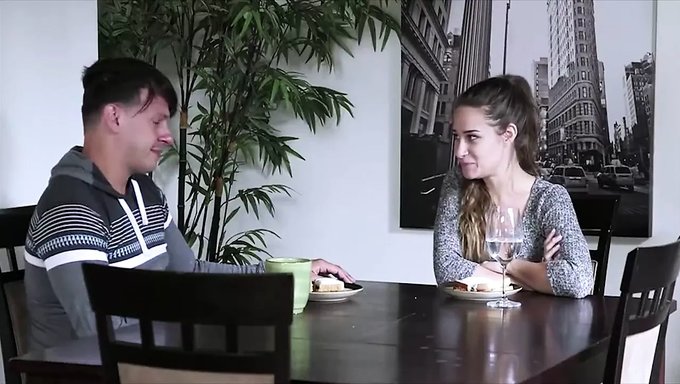 Ehefrau Wird In Diesem Xhamster-Video Von Ihrem Ehemann Zur Schlampe Gemacht