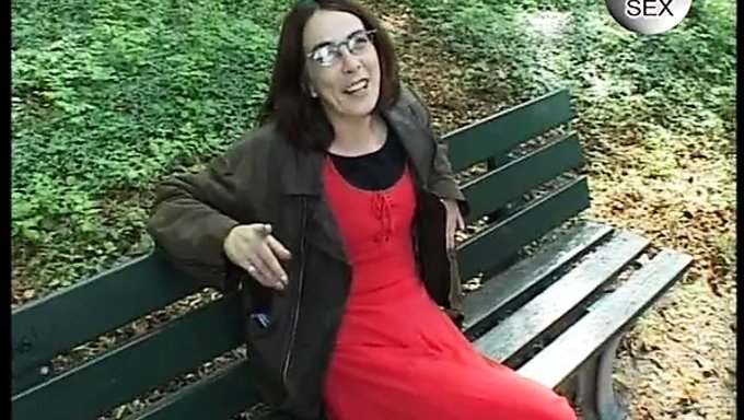 Europäische Milf Gibt Einen Blowjob Und Leckt Den Arsch