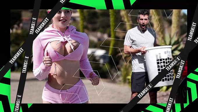 Brünette Stiefschwester Wird In Den Arsch Gefickt Und Gibt Einen Blowjob