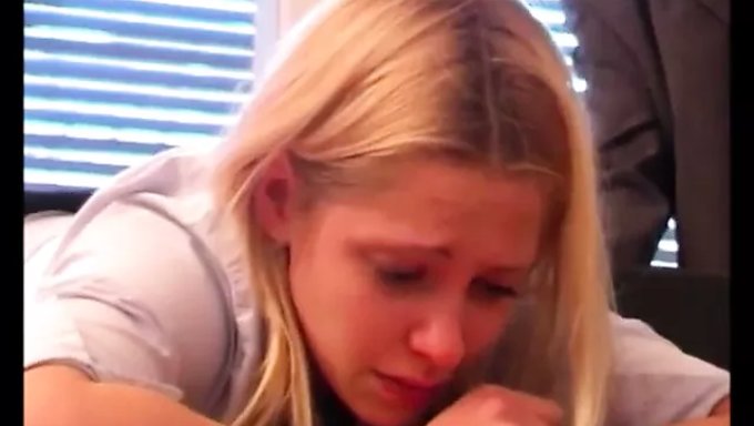 Schau Ihr Zu, Wie Sie Den Schmerz In Diesem Intensiven Bdsm-Video Mit Leichtigkeit Handhabt