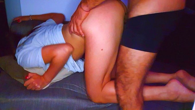 Dicktittige Herrin Dominiert Und Fickt Ihren Cousin Hart Durch