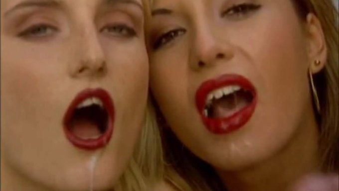 Eine Mischung Aus Intensivem Und Klassischem Pornografischem Inhalt