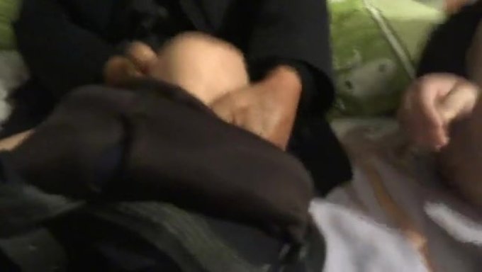 Reifer Asiate Wäscht Seinen Penis Unter Der Dusche