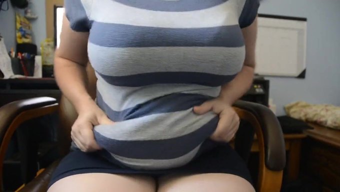 Fetisch Für Große Bäuche: Ein Video Für Diejenigen, Die Gerne Sehen