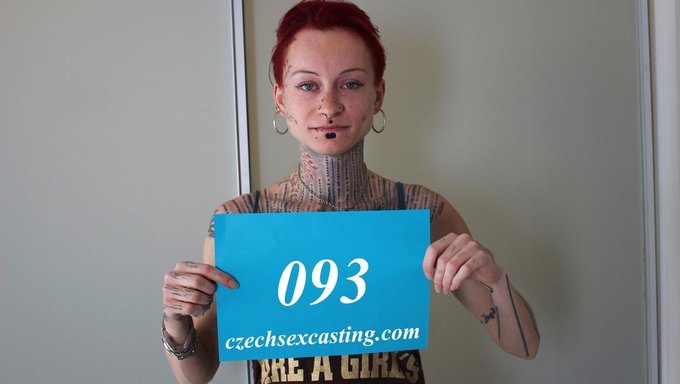 Tätowiertes Mädchen Wird In Pornocasting-Video Frech