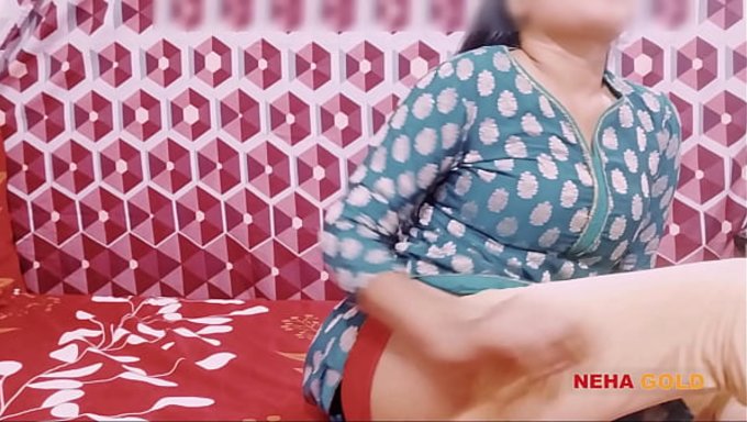 Desi Priya Wird In Diesem Rohen Indischen Video Ordentlich Durchgefickt.