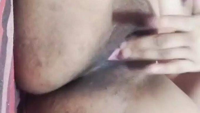 Der Natürliche Orgasmus Der Amateur Bhabhi Beim Fingern Und Fisten