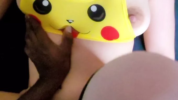 Cfnm Teen Wird In Pikachu Cosplay-Video Gefickt