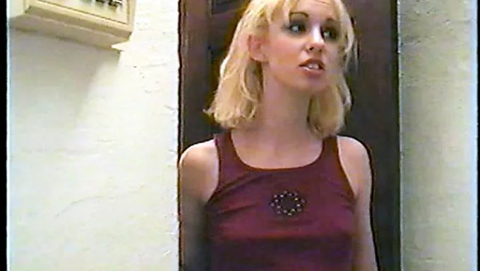 Tätowierte Blondinen Geben Sich Dem Oralsex Und Dildospielen Hin