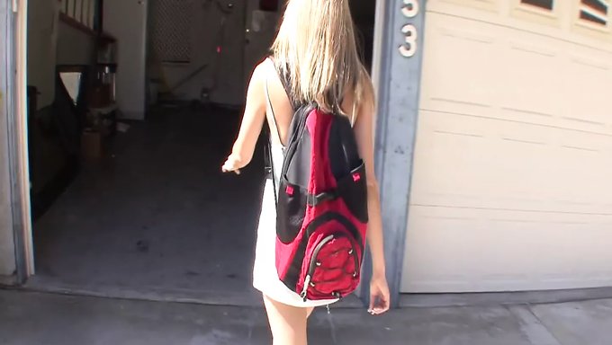 Hartes Abspritzen, Nachdem Diese Blonde Schlampe Deinen Schwanz Von Hinten Geritten Hat