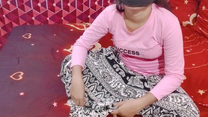 Das Orgasmische Erlebnis Des Desi-Babes In Einem Hindi-Video