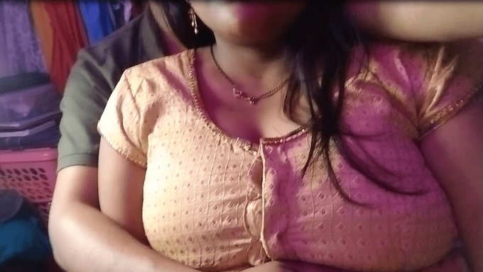 Heiße Begegnung Des Desi-Paares Im Schlafzimmer