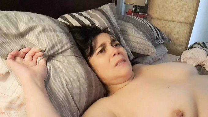 Reife Cougar Mit Großen Natürlichen Titten Wird Von Ihrem Ehemann Hart Gefickt