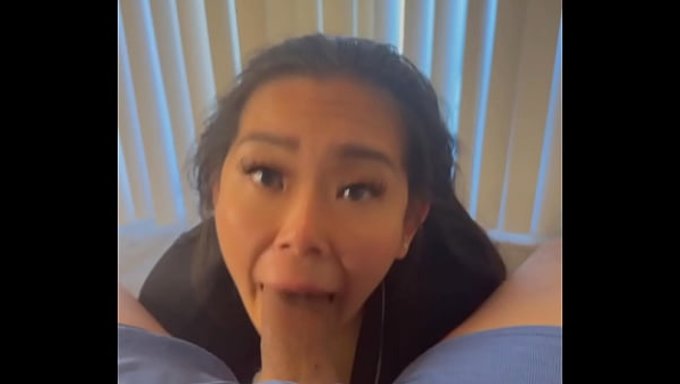 Ich Habe Meinm Freund Seinn Ersten Blowjob Verpasst, Er Kam Schnell