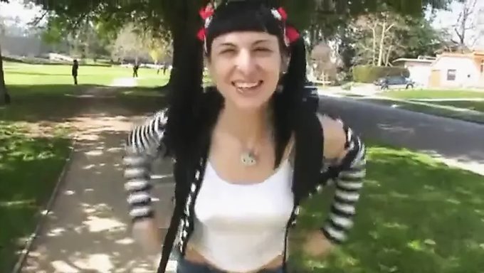 Sinnliche Performance Von Bailey Jay In Aktion