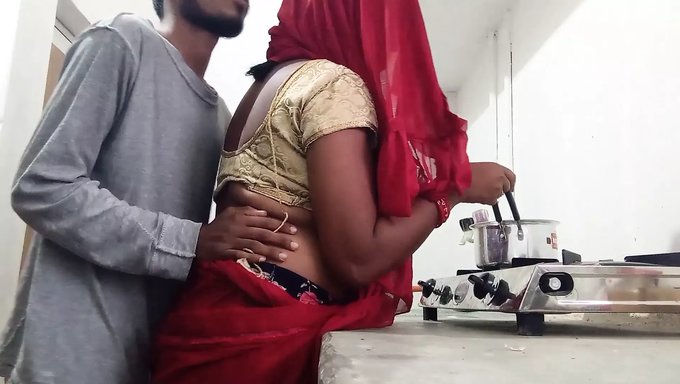Schau Zu, Wie Eine Heiße Indische Schönheit In Der Küche Gefickt Wird