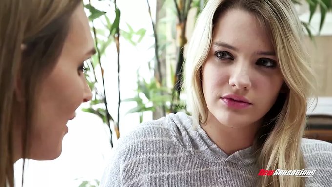 Milf Und Teenager-Lesben Haben Spaß In Diesem Neuen Sensationsvideo