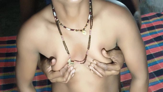 Die 18-Jährige Neha Gönnt Sich Geile Nachtaction Mit Ihrem Onkel