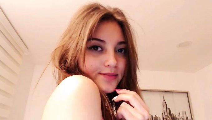 Kolumbianische Studentin Masturbiert Vor Der Webcam Für Alte Männer