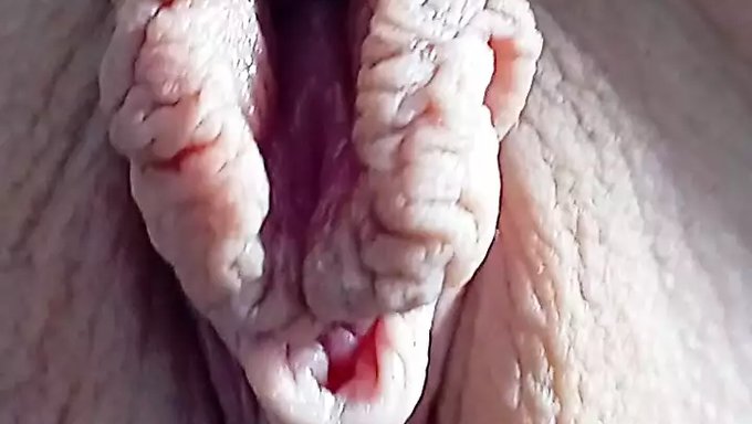 Blonde Amateurin Genießt Das Facesitting Und Muschilecken