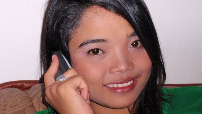 Die Mimik Des Thailändischen Mädchens In Kurzer Zeit