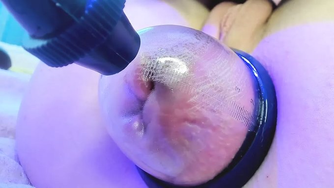Dünnes Deutsches Luder Bekommt Poloch Aufgepumpt Und Mit Dildo Gefüllt