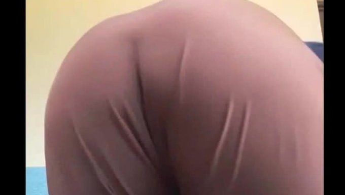 Großer Arsch Ebony Wird Hart In Hd-Video Gefickt