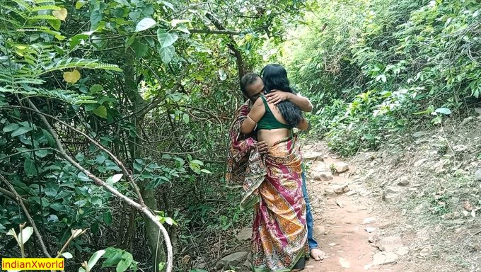 Eine Indische Bhabhi Betrügt Ihren Devar Mit Einem Jüngeren Mann!