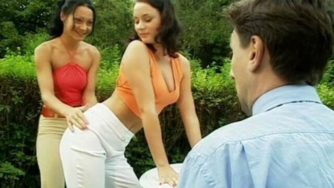 Schau Dir Eva Ptakovas Private Realität In Aktion An