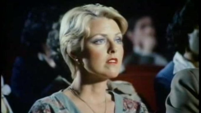 Desiree West Und Sharon Kane In Klassischem Pornovideo